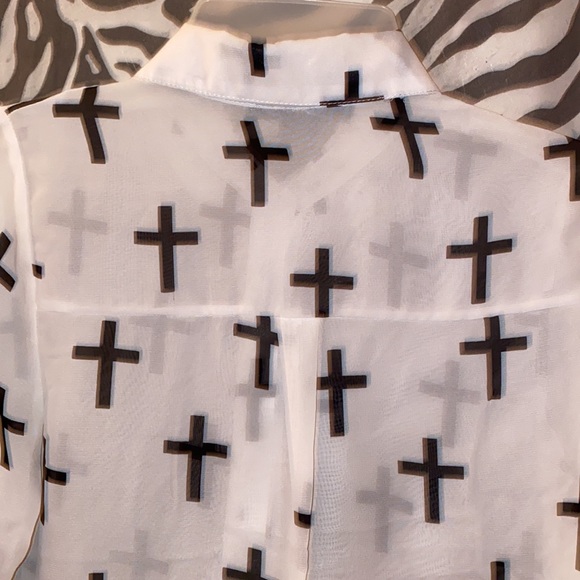 NWOT SHEER WHITE BUTTON DOWN WITH BLACK CROSS PATTERN - Picture 4 of 4